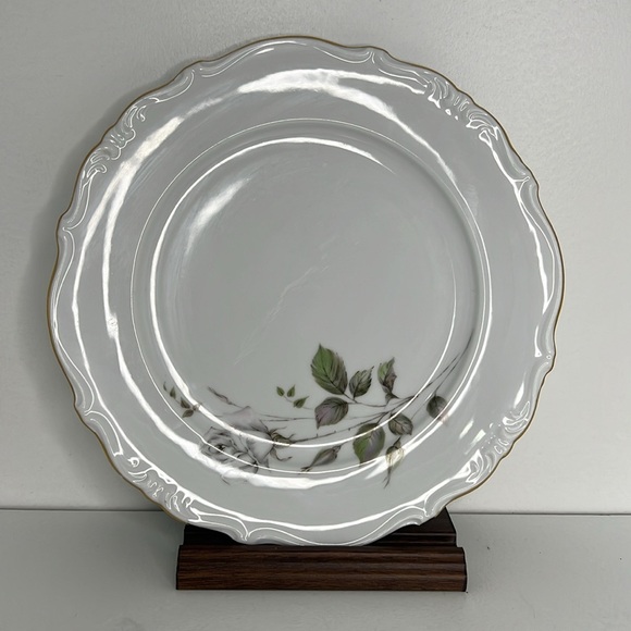 Mitterteich Bavaria Germany Mystic Rose 10” Dinner Plate w/Gold Trim VTG - Picture 4 of 7